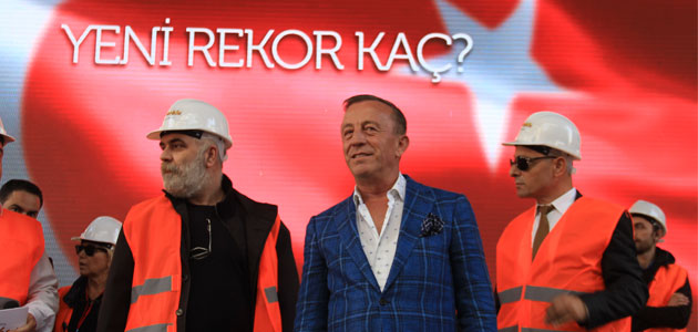 Ağaoğlu’ndan Türkiye’ye Guinness Rekoru 2015-10-21