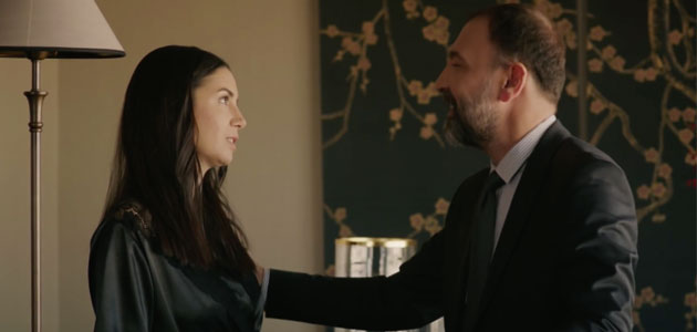 Ahu Yağtu’nun Paramparça dizisindeki modern  rezidans dairesi  PARK RESIDENCES CADDE ‘de....