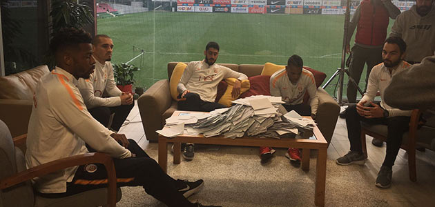 NEF, Galatasaraylı Oyuncular İle Buluşturuyor
