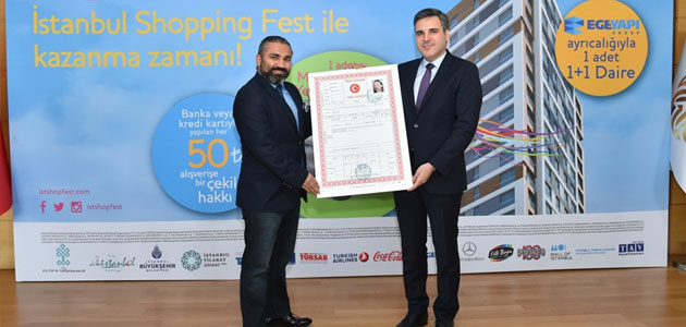 Ege Yapı, Büyük Ödül 1+1 Daireyi Kazananına Teslim Etti 2015-12-01