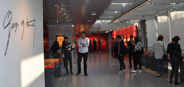 Atatürk Sergisine Yoğun İlgi