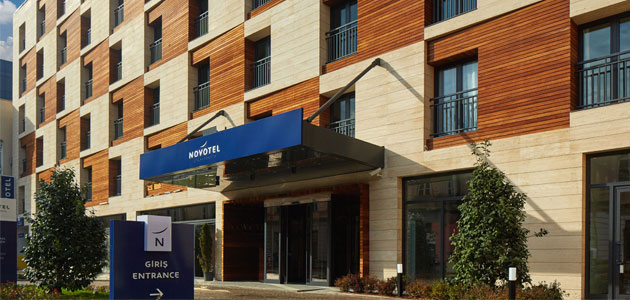 Akfen GYO’nun yatırımını yaptığı 5 yıldızlı Novotel İstanbul Bosphorus hizmete açıldı