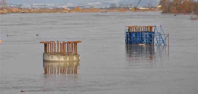 Dev projenin inşaatı sular altında kaldı