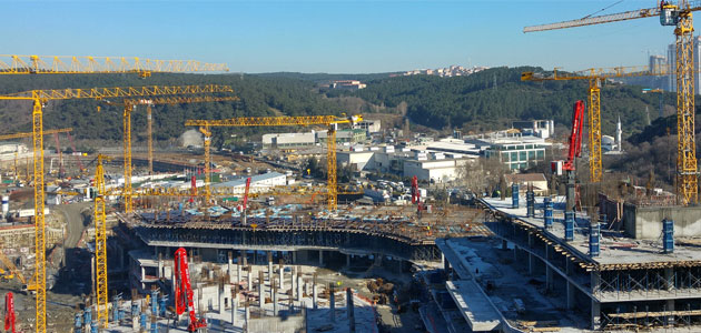 Vadistanbul 13 Adet POTAIN Kule Vinç İle Yükseliyor