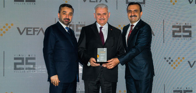 Vefa Holding’ten 25. yıla görkemli kutlama